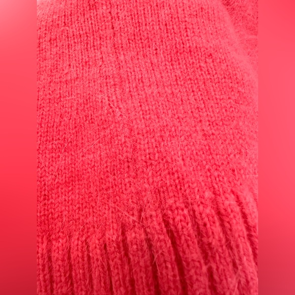 Gorgeous Victoria’s Secret Wool & Rabbit Hair Pink Soft Cozy Sweater-Size Large - Picture 7 of 9
